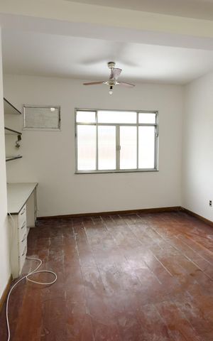 Casa à venda com 362m², 5 quartos e 2 vagas Casa à venda com 362m², 5 quartos e 2 vagasQuarto 2