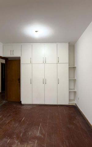 Casa à venda com 362m², 5 quartos e 2 vagas Casa à venda com 362m², 5 quartos e 2 vagasQuarto 3