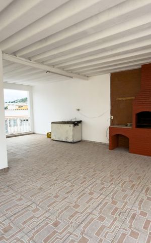 Casa à venda com 362m², 5 quartos e 2 vagas Casa à venda com 362m², 5 quartos e 2 vagasTerraço