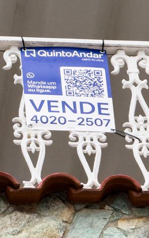 Casa à venda com 362m², 5 quartos e 2 vagas Casa à venda com 362m², 5 quartos e 2 vagasPlaca