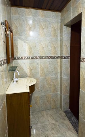 Casa à venda com 362m², 5 quartos e 2 vagas Casa à venda com 362m², 5 quartos e 2 vagasBanheiro da Suíte 1