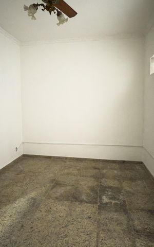 Casa à venda com 362m², 5 quartos e 2 vagas Casa à venda com 362m², 5 quartos e 2 vagasQuarto 1