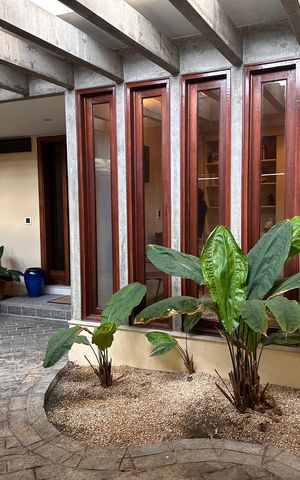 Casa à venda com 360m², 4 quartos e 2 vagas