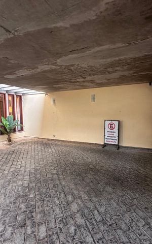 Casa à venda com 360m², 4 quartos e 2 vagas