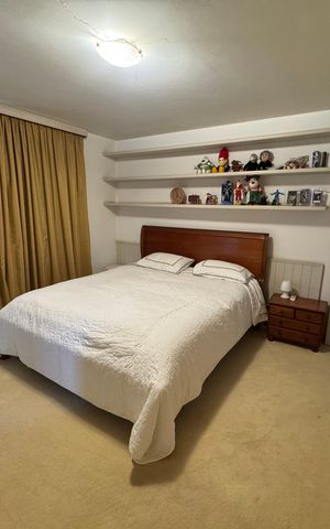 Casa à venda com 360m², 4 quartos e 2 vagas Casa à venda com 360m², 4 quartos e 2 vagasQuarto 1