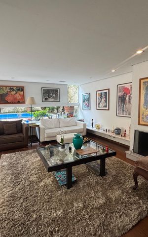Casa à venda com 360m², 4 quartos e 2 vagas Casa à venda com 360m², 4 quartos e 2 vagasSala de estar