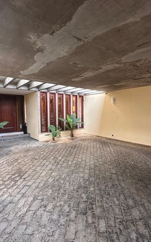 Casa à venda com 360m², 4 quartos e 2 vagas