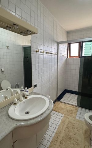 Casa à venda com 360m², 4 quartos e 2 vagas Casa à venda com 360m², 4 quartos e 2 vagasBanheiro 3