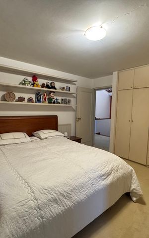 Casa à venda com 360m², 4 quartos e 2 vagas Casa à venda com 360m², 4 quartos e 2 vagasSala de jantar
