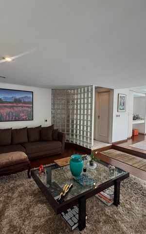 Casa à venda com 360m², 4 quartos e 2 vagas Casa à venda com 360m², 4 quartos e 2 vagasSala de estar