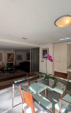Casa à venda com 360m², 4 quartos e 2 vagas Casa à venda com 360m², 4 quartos e 2 vagasSala de jantar