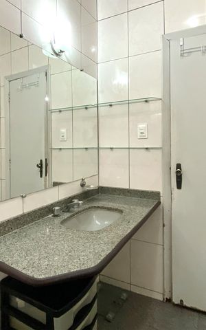 Casa à venda com 283m², 4 quartos e 4 vagas Casa à venda com 283m², 4 quartos e 4 vagasBanheiro