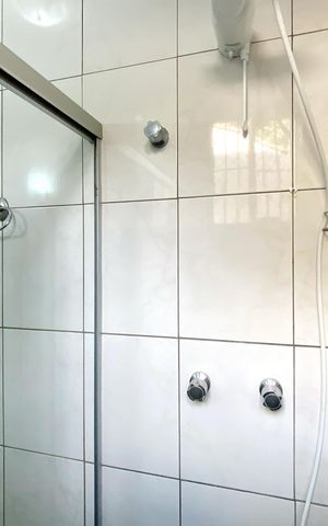 Casa à venda com 283m², 4 quartos e 4 vagas Casa à venda com 283m², 4 quartos e 4 vagasBanheiro