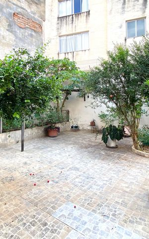Casa à venda com 283m², 4 quartos e 4 vagas Casa à venda com 283m², 4 quartos e 4 vagasQuintal