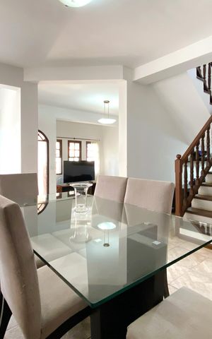 Casa à venda com 283m², 4 quartos e 4 vagas Casa à venda com 283m², 4 quartos e 4 vagasSala de Jantar