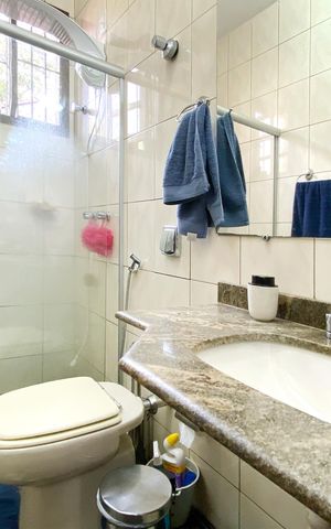 Casa à venda com 283m², 4 quartos e 4 vagas Casa à venda com 283m², 4 quartos e 4 vagasBanheiro da Suíte