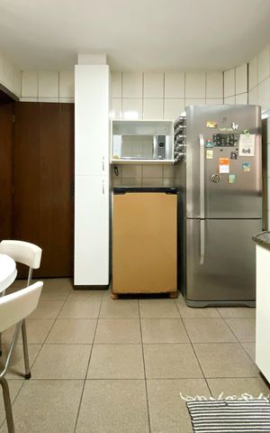 Casa à venda com 283m², 4 quartos e 4 vagas Casa à venda com 283m², 4 quartos e 4 vagasCozinha