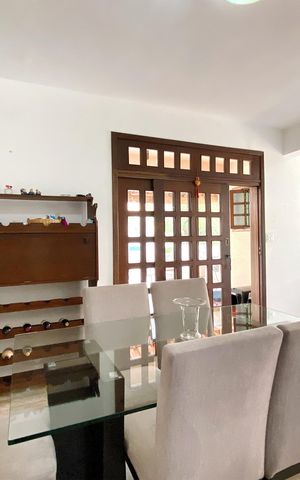 Casa à venda com 283m², 4 quartos e 4 vagas Casa à venda com 283m², 4 quartos e 4 vagasSala de Jantar