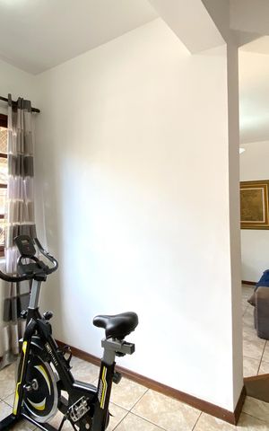 Casa à venda com 283m², 4 quartos e 4 vagas