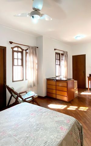 Casa à venda com 283m², 4 quartos e 4 vagas Casa à venda com 283m², 4 quartos e 4 vagasSuite 1
