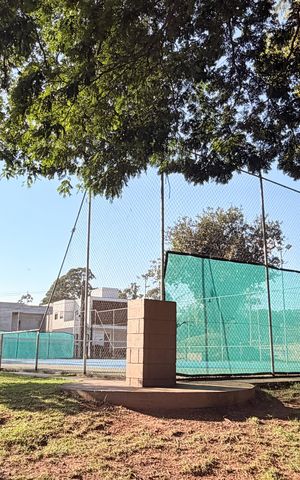 Casa de condomínio à venda com 208m², 3 quartos e 4 vagasÁrea comum - Quadra de tenis