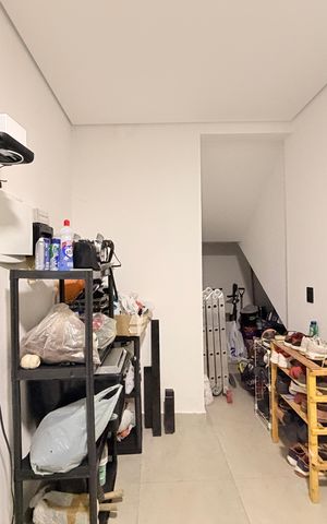 Casa de condomínio à venda com 208m², 3 quartos e 4 vagasDepósito