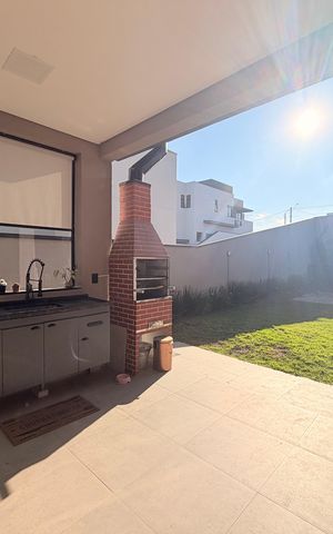 Casa de condomínio à venda com 208m², 3 quartos e 4 vagasQuintal com Churrasqueira