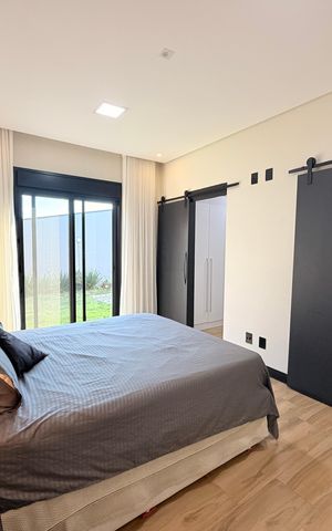 Casa de condomínio à venda com 208m², 3 quartos e 4 vagasSuíte