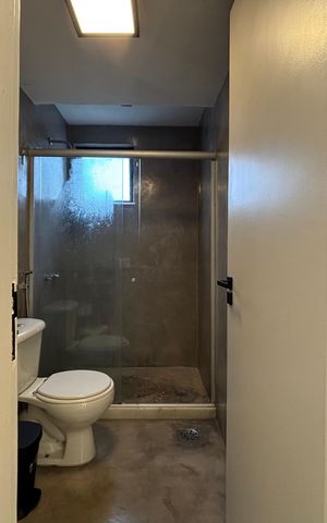 Apartamento para alugar com 100m², 2 quartos e 1 vaga Apartamento para alugar com 100m², 2 quartos e 1 vagaBanheiro social
