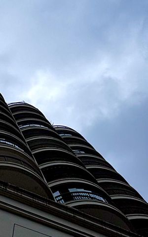 Apartamento para alugar com 100m², 2 quartos e 1 vaga Apartamento para alugar com 100m², 2 quartos e 1 vagaFachada
