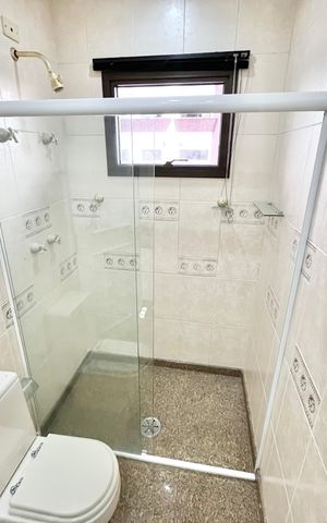 Apartamento à venda com 290m², 5 quartos e 4 vagas Apartamento à venda com 290m², 5 quartos e 4 vagasBanheiro da Suíte 3