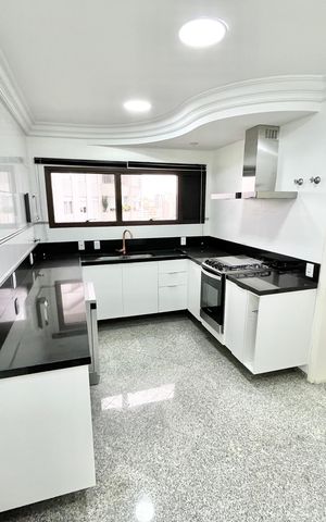 Apartamento à venda com 290m², 5 quartos e 4 vagas Apartamento à venda com 290m², 5 quartos e 4 vagasCozinha