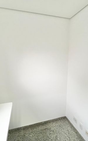 Apartamento à venda com 290m², 5 quartos e 4 vagas Apartamento à venda com 290m², 5 quartos e 4 vagasQuarto de Serviço