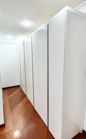 Apartamento à venda com 290m², 5 quartos e 4 vagas Apartamento à venda com 290m², 5 quartos e 4 vagasQuarto 2 - Suíte