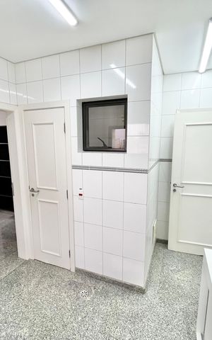 Apartamento à venda com 290m², 5 quartos e 4 vagas Apartamento à venda com 290m², 5 quartos e 4 vagasÁrea de Serviço