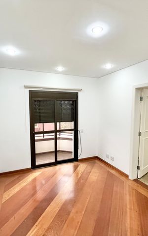 Apartamento à venda com 290m², 5 quartos e 4 vagas Apartamento à venda com 290m², 5 quartos e 4 vagasQuarto 3 - Suíte