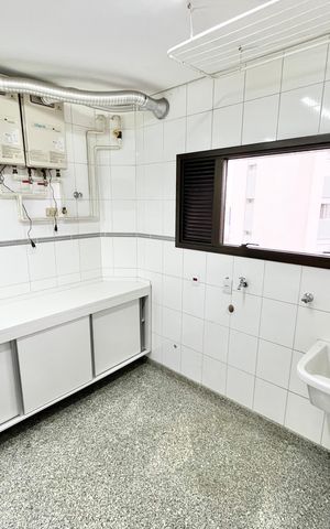 Apartamento à venda com 290m², 5 quartos e 4 vagas Apartamento à venda com 290m², 5 quartos e 4 vagasÁrea de Serviço