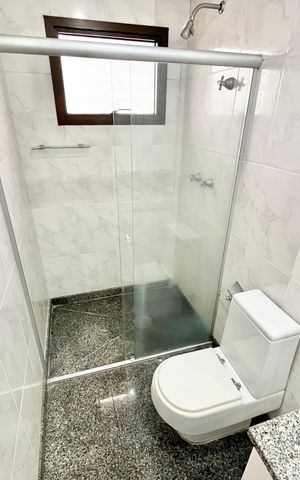 Apartamento à venda com 290m², 5 quartos e 4 vagas Apartamento à venda com 290m², 5 quartos e 4 vagasBanheiro da Suíte 4