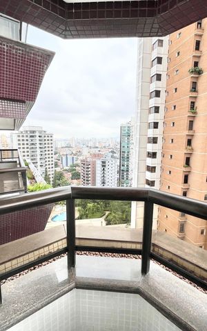 Apartamento à venda com 290m², 5 quartos e 4 vagas Apartamento à venda com 290m², 5 quartos e 4 vagasQuarto 2 - Suíte Varanda