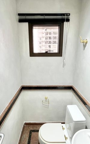Apartamento à venda com 290m², 5 quartos e 4 vagas Apartamento à venda com 290m², 5 quartos e 4 vagasLavabo