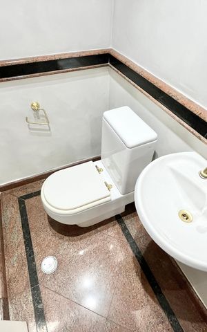 Apartamento à venda com 290m², 5 quartos e 4 vagas Apartamento à venda com 290m², 5 quartos e 4 vagasLavabo