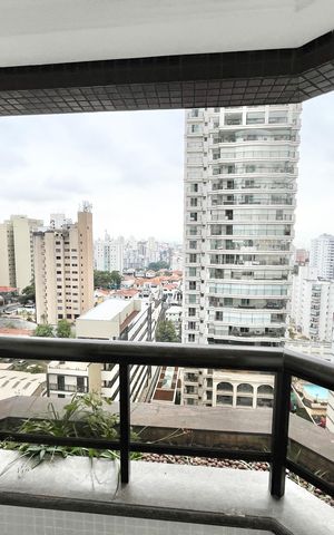 Apartamento à venda com 290m², 5 quartos e 4 vagas Apartamento à venda com 290m², 5 quartos e 4 vagasEscritório Varanda