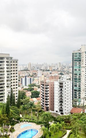 Apartamento à venda com 290m², 5 quartos e 4 vagas Apartamento à venda com 290m², 5 quartos e 4 vagasVista