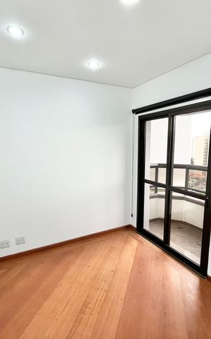 Apartamento à venda com 290m², 5 quartos e 4 vagas Apartamento à venda com 290m², 5 quartos e 4 vagasEscritório