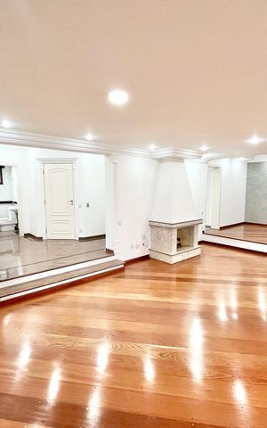 Apartamento à venda com 290m², 5 quartos e 4 vagas Apartamento à venda com 290m², 5 quartos e 4 vagasSala