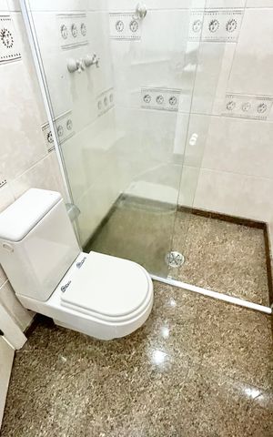 Apartamento à venda com 290m², 5 quartos e 4 vagas Apartamento à venda com 290m², 5 quartos e 4 vagasBanheiro da Suíte 3