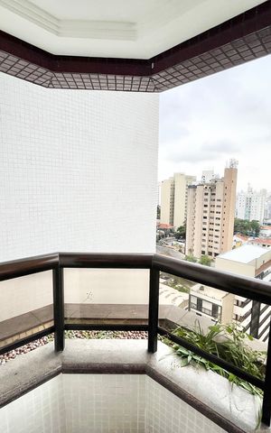 Apartamento à venda com 290m², 5 quartos e 4 vagas Apartamento à venda com 290m², 5 quartos e 4 vagasEscritório Varanda