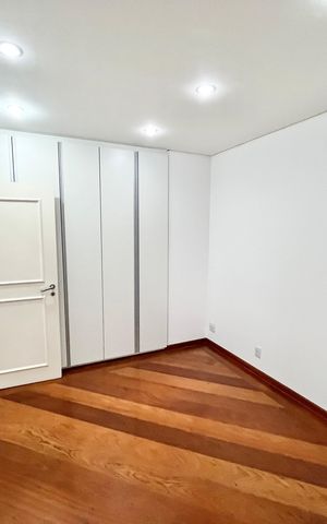 Apartamento à venda com 290m², 5 quartos e 4 vagas Apartamento à venda com 290m², 5 quartos e 4 vagasQuarto -1 Suíte