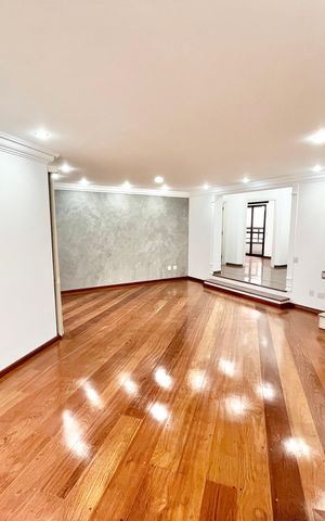 Apartamento à venda com 290m², 5 quartos e 4 vagas Apartamento à venda com 290m², 5 quartos e 4 vagasSala