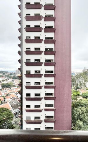 Apartamento à venda com 290m², 5 quartos e 4 vagas Apartamento à venda com 290m², 5 quartos e 4 vagasQuarto 3 - Suíte Varanda